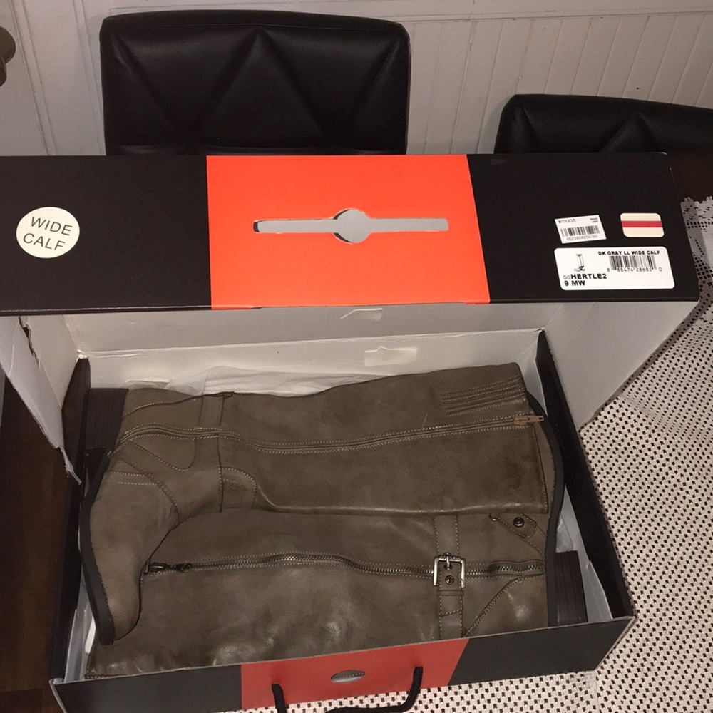 G by guess shoes wide calf boots - Picture 4 of 4